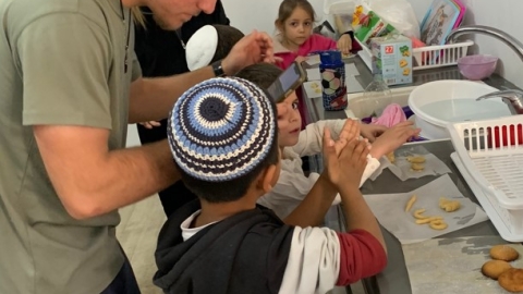 תלמידי בית ספר רמבם.jpg