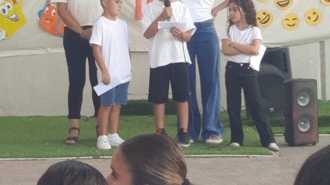 התרגשות גדולה בפתיחת שנת הלימודים לילדי קש השוהים באילת (14).jfif