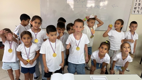 התרגשות גדולה בפתיחת שנת הלימודים לילדי קש השוהים באילת (12).jfif