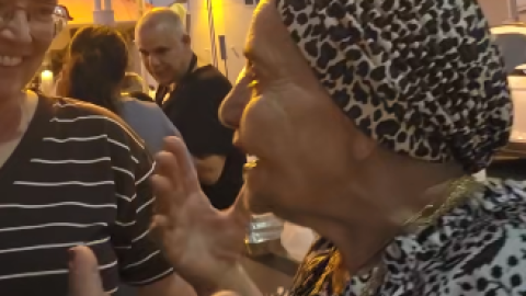 ג׳קלין אלחרר, ממייסדות העיר, קיבלה בחום משפחה חדשה שהגיעה לקריית שמונה