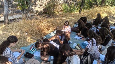 יצאנו עם תלמידות האולפנית ללמידה חווייתית ומשמעותית על שפת הנחל